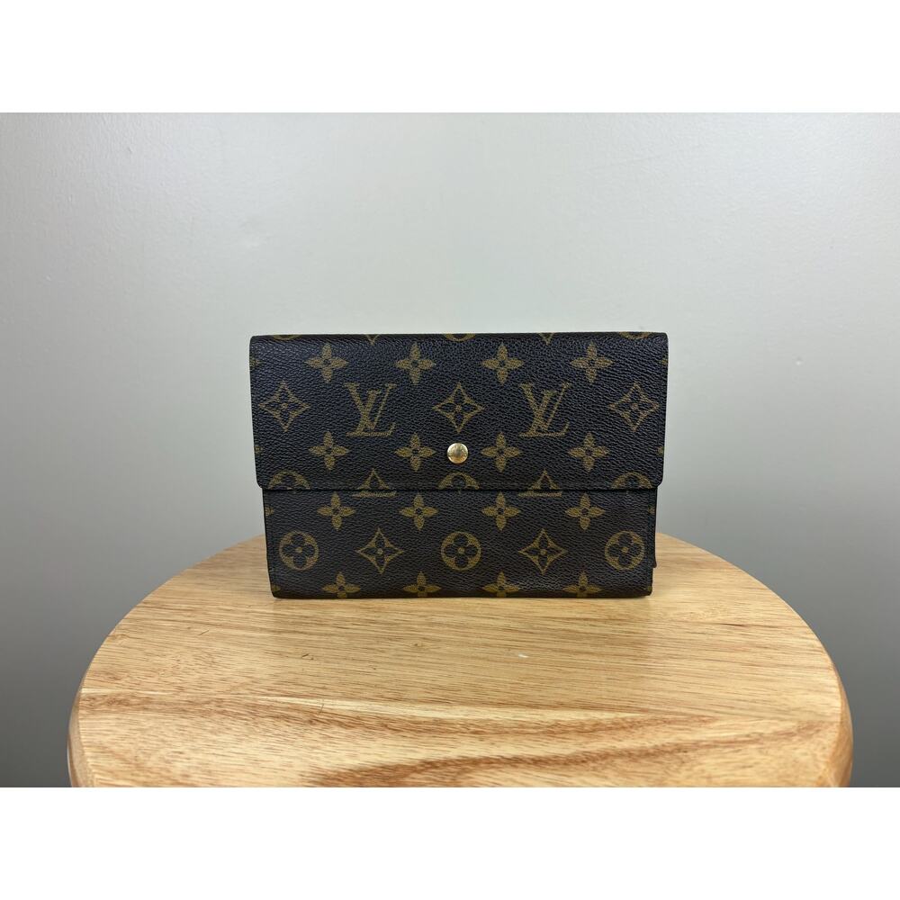 Authentic Louis Vuitton Monogram Porte Passport International Trifold Wallet
